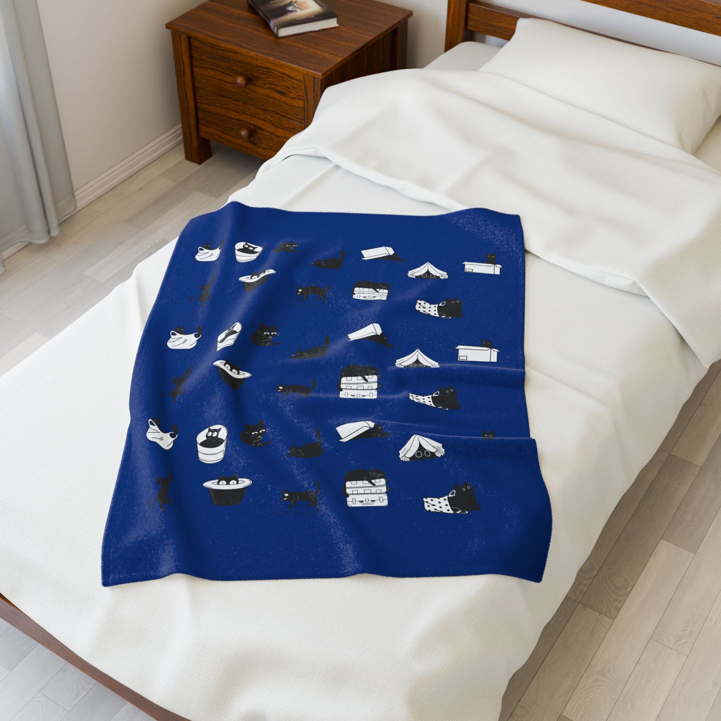 Blue Mischievous Clowder Velveteen Plush Blanket