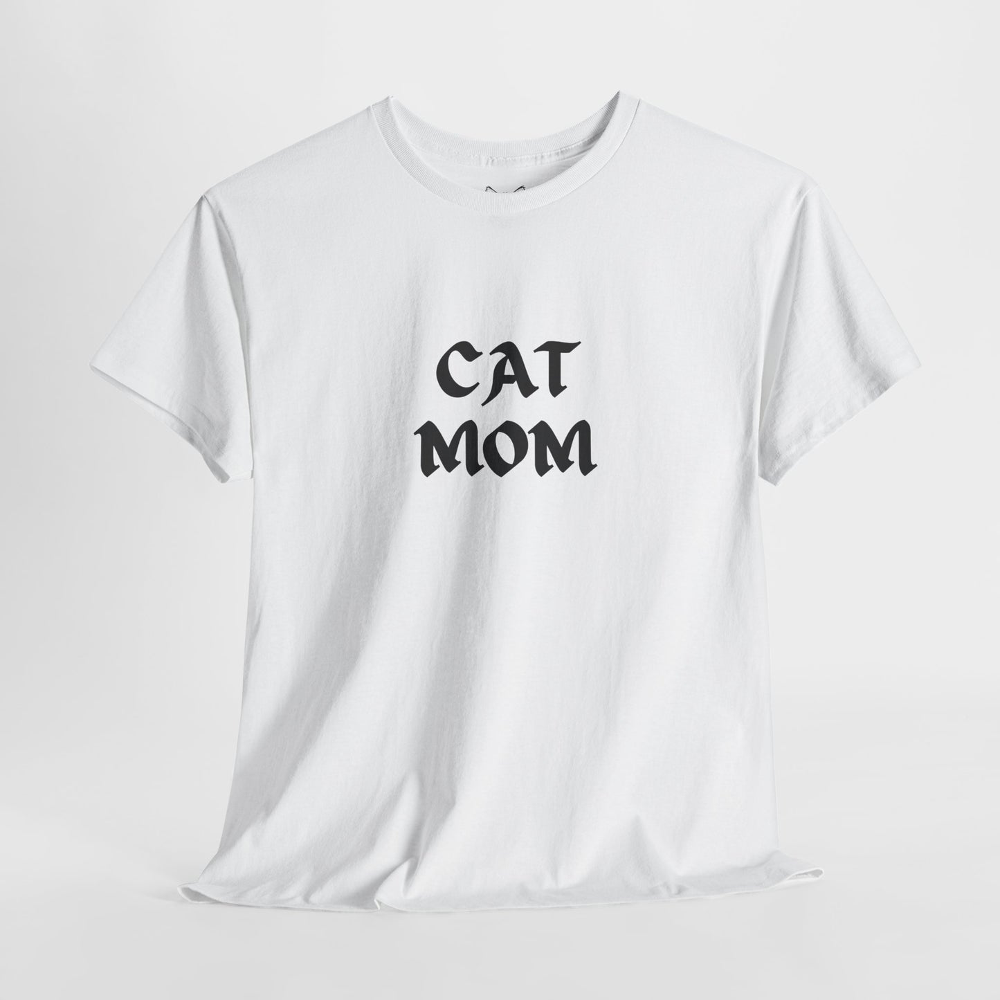 WHITE T SHIRT. TEXT CAT MOM