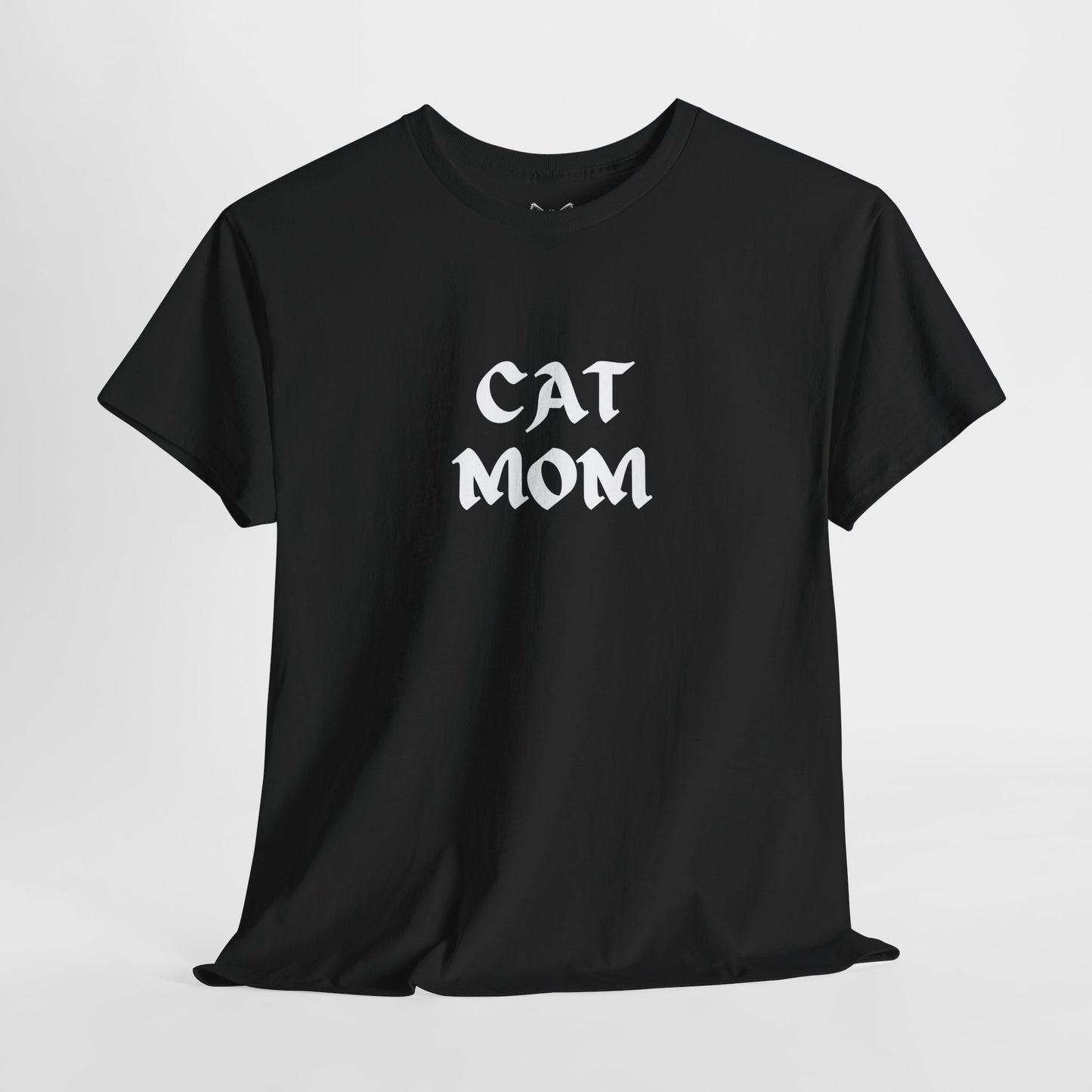 Black t shirt. text CAT MOM